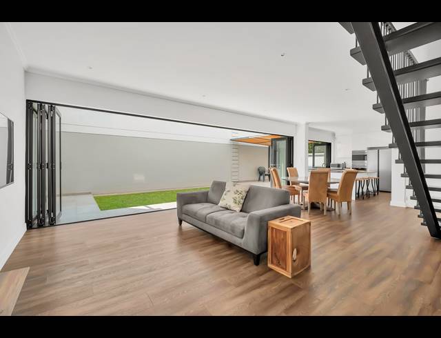 3 BEDROOM APARTMENT FOR SALE IN SANDOWN